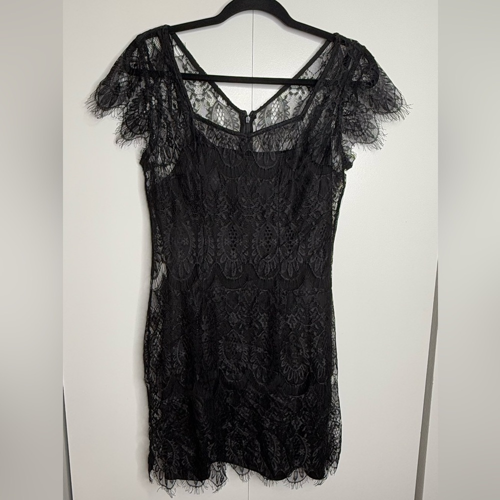 MINKPINK - Black lace overlay with slip mini short sleeve dress - Medium